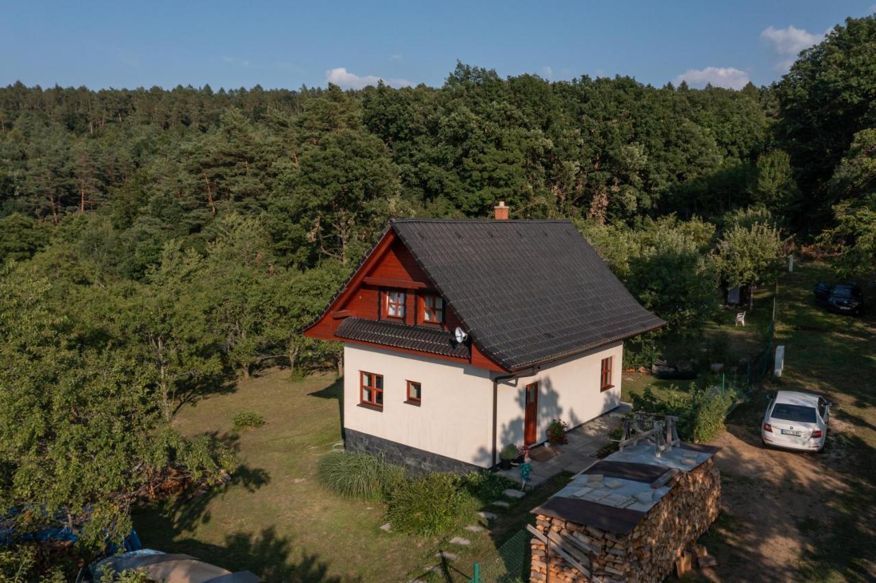 Chata Nad Lazenskym Udolim Luhacovice Luaran gambar