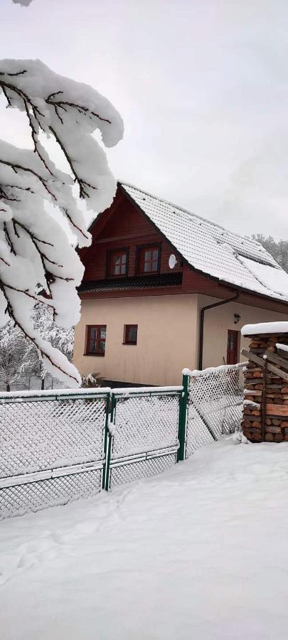 Chata Nad Lazenskym Udolim Luhacovice Luaran gambar